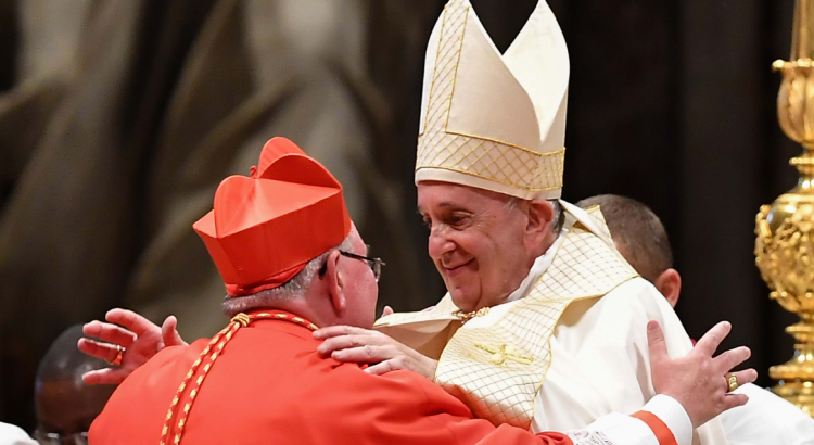 El Papa Francisco nombra a 16 electores nuevos cardenales, entre ellos el arzobispo McIlroy de San Diego