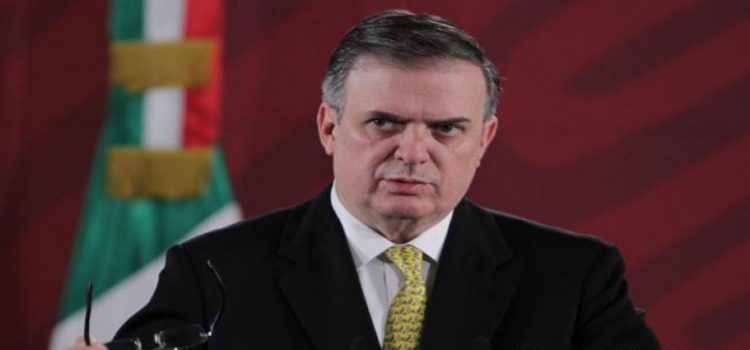 Marcelo Ebrard brinda apoyo a los familiares de víctimas de tiroteo en Texas