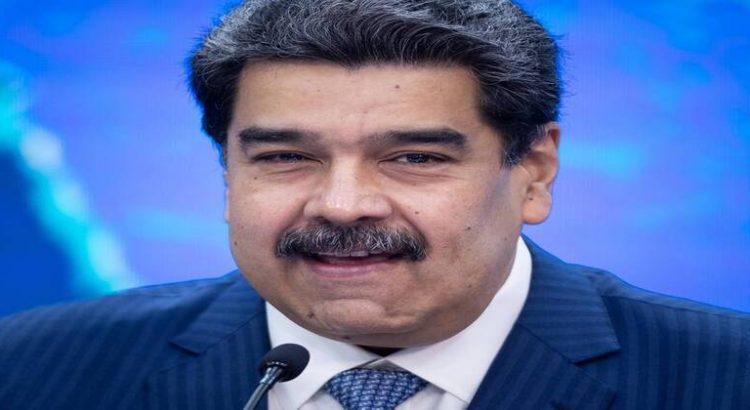 Nicolás Maduro llega de sorpresa a Qatar