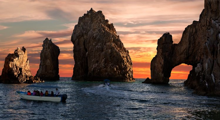 1 mmdp anuales genera el turismo a Los Cabos, Mexico