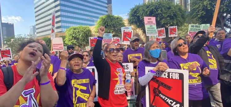 Conserjes de California marchan contra explotación laboral y bajos salarios