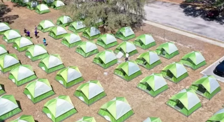 Long Beach considera aldeas de tiendas de campaña como solución para personas sin hogar