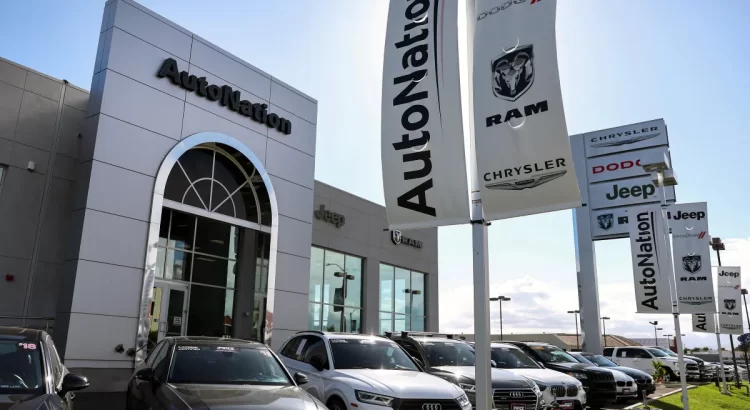 Fabricantes de automóviles de Detroit enfrentan desafíos tras concesiones a sindicato