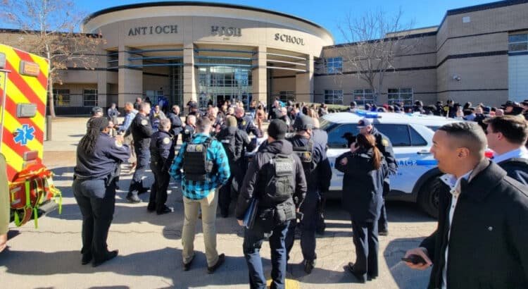 Tiroteo en preparatoria de Tennessee deja un muerto y dos heridos