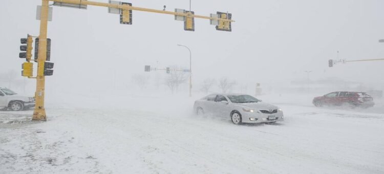 Tormenta invernal en EE.UU. afecta  el transporte, vuelos y amenaza a millones