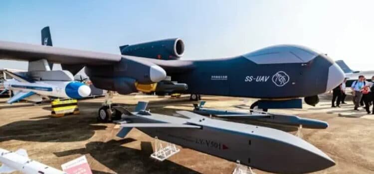 China lanza el Jiu Tian, su primer “portaaviones de drones”