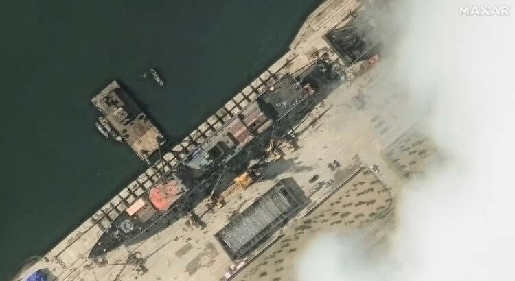 Corea del Norte detiene a 4 funcionarios por el fallido lanzamiento de un destructor naval