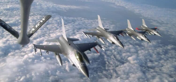 Bombarderos de EE.UU. llegan a las bases de Morón y Rota