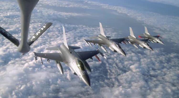 Bombarderos de EE.UU. llegan a las bases de Morón y Rota