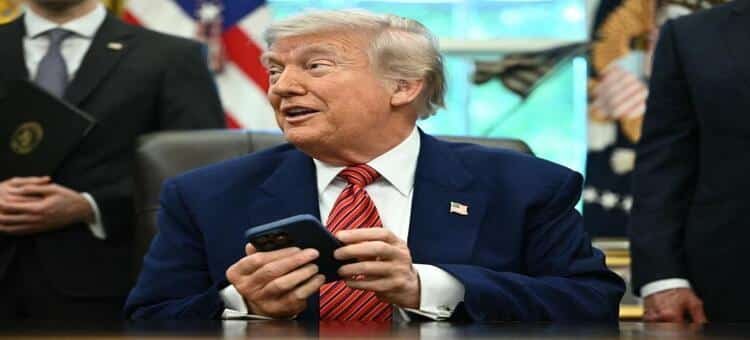 Trump lanza Trump Mobile, una operadora móvil virtual con un teléfono fabricado en EU