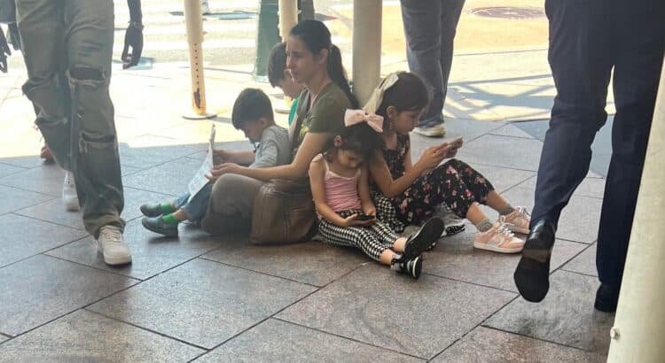 Efecto Trump: familia en Los Ángeles pide limosna tras deportación del padre