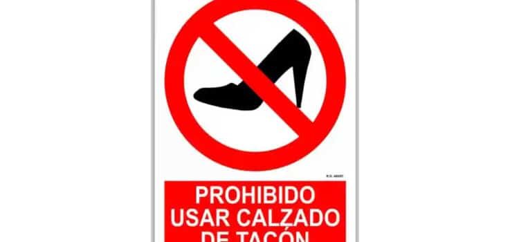 En esta ciudad se prohíbe usar tacones altos sin permiso oficial