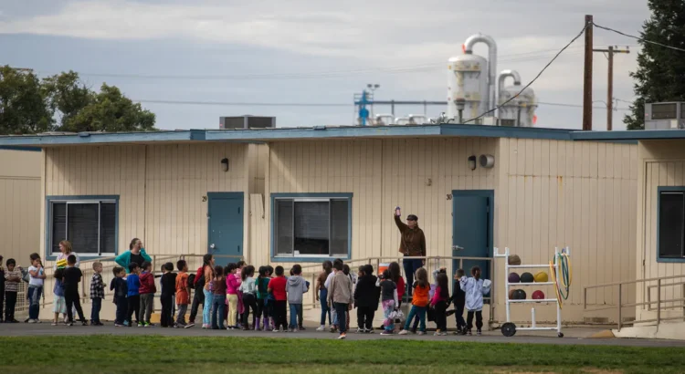 Las escuelas de California recuperan el dinero federal con el que contaban después de que Trump liberara la suspensión