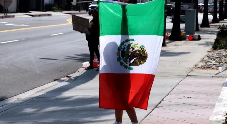 Muchos inmigrantes mexicanos atrapados en las redadas de Los Ángeles tienen profundas raíces en Estados Unidos.