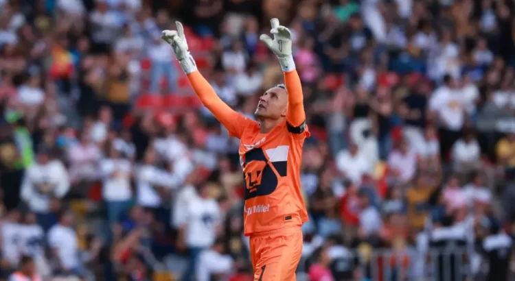 Keylor Navas debuta con Pumas como capitán