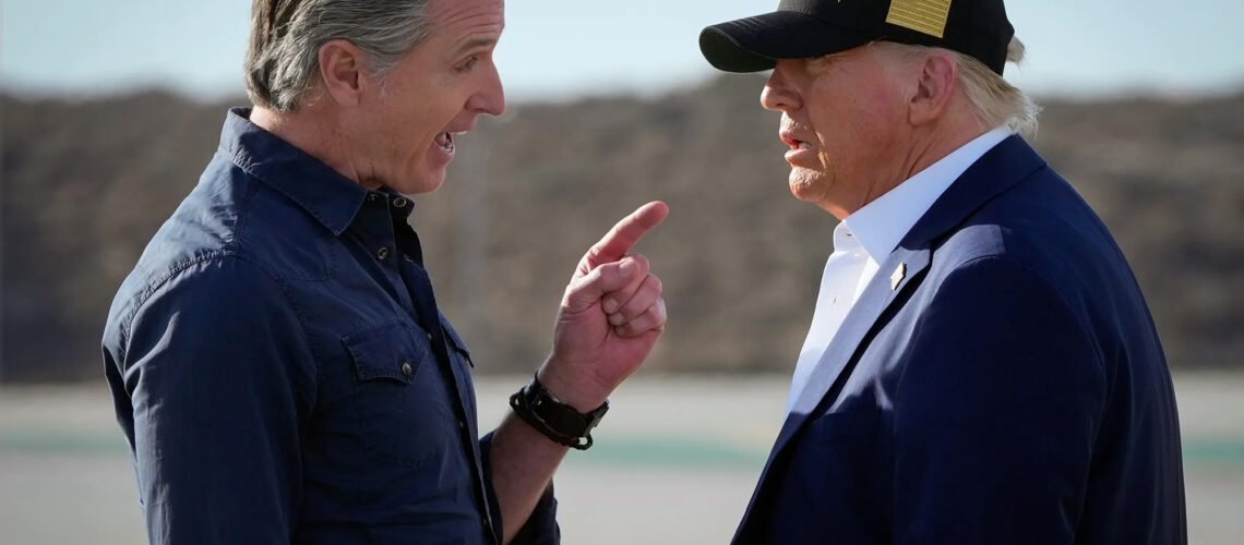 Gavin Newsom, gobernador de California, responde a la redada de inmigración afuera de su rueda de prensa