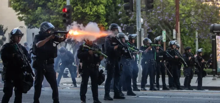 Uso excesivo de la fuerza contra manifestantes en Los Ángeles