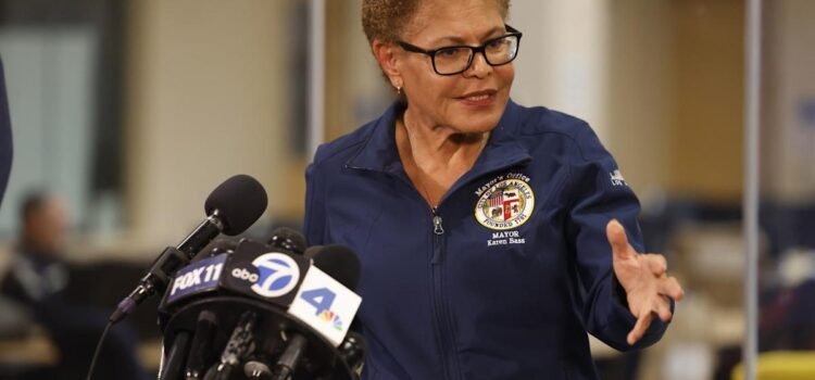 Los Ángeles unida al 100 %” en contra de la política migratoria de Trump: Karen Bass