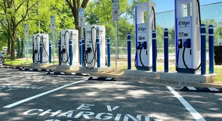 California lanza un plan de $55mn de cargadores rápidos para vehículos eléctricos