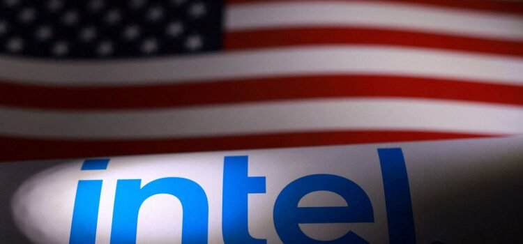 Trump anuncia que Estados Unidos “posee y controla” el 10% del fabricante de chips Intel