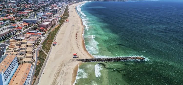 Playas emblemáticas de Los Ángeles están desapareciendo. Nuevo proyecto intentará salvarlas.