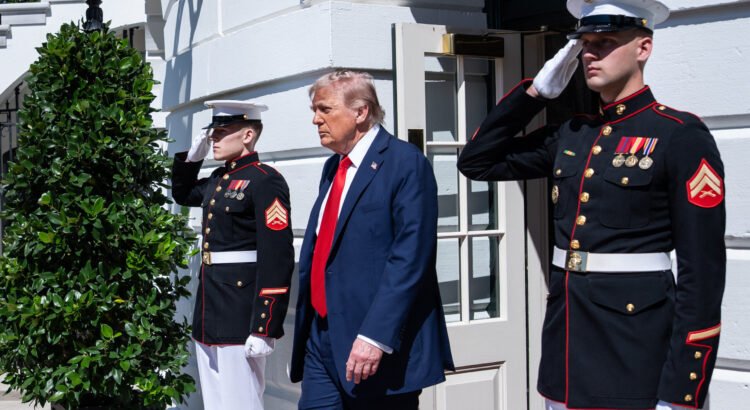 Trump se atribuye el poder de hacer ejecuciones sumarias contra presuntos narcotraficantes Trump se atribuye el poder de hacer ejecuciones sumarias contra presuntos narcotraficantes