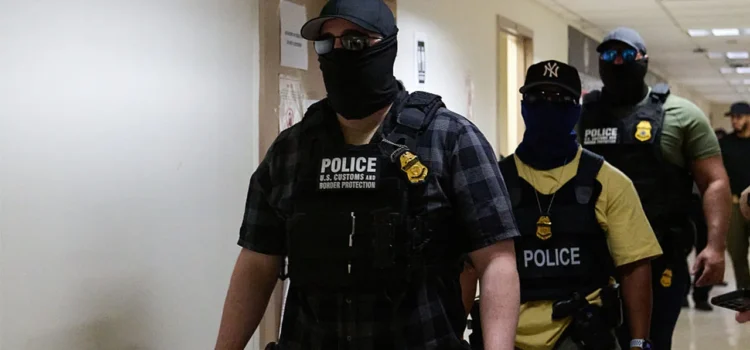 California prohíbe a las fuerzas del orden llevar máscaras faciales para ocultar la identidad