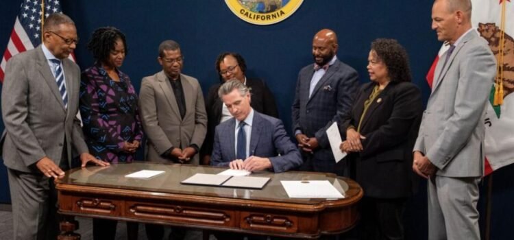 Newsom firma ley que limita operativos de ICE en escuelas de California