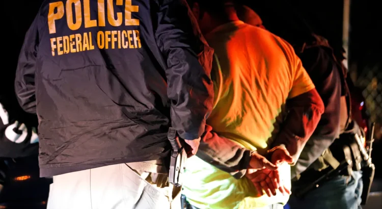 ICE arresta a jornaleros en redada en Los Ángeles