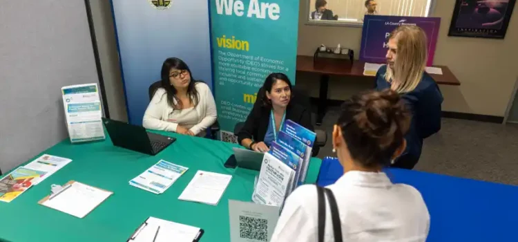 LA inaugura centro de empleos en Altadena para afectados por incendio Eaton