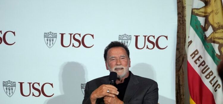 Arnold Schwarzenegger pide votar en contra de redistribución de distritos en California
