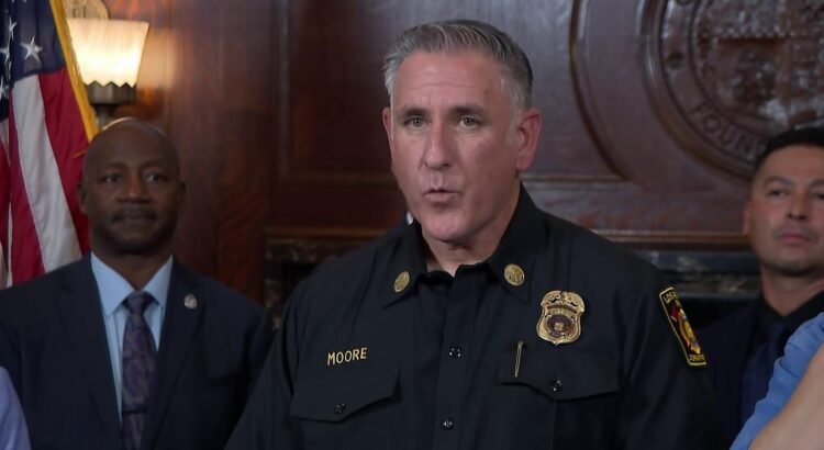 Alcaldesa de Los Ángeles presenta a Jaime Moore como el nuevo jefe del LAFD Alcaldesa de Los Ángeles presenta a Jaime Moore como el nuevo jefe del LAFD
