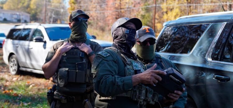 Gobierno demanda a California por prohibir a agentes cubrir sus rostros