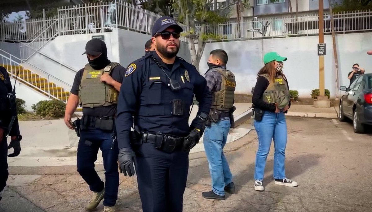 California avanza leyes que limitan a agentes migratorios en hospitales